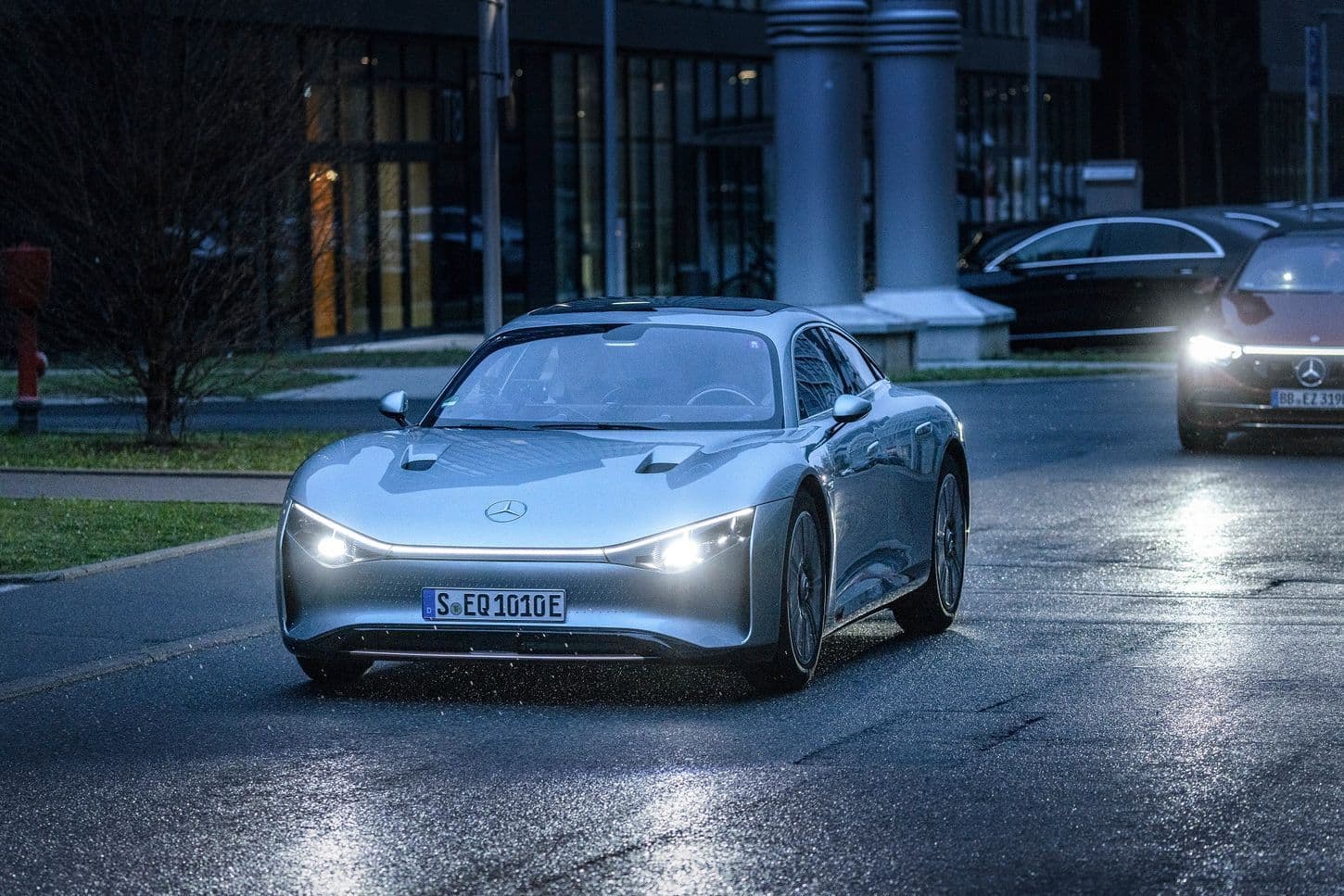 The electric Mercedes-Benz VISION EQXX covers more than 1,000 km on a single charge