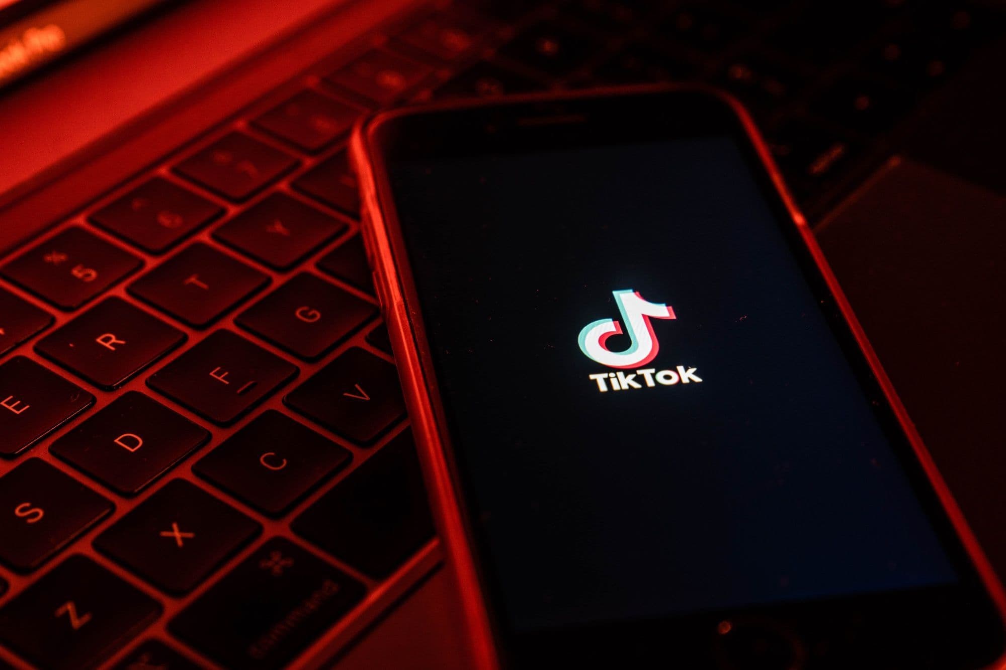 FCC Commissioner Demand the Removal of TikTok from App Store and Google Play